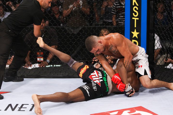 mma-submissions-shoulder-lock