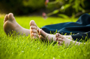 resting-feet-grass