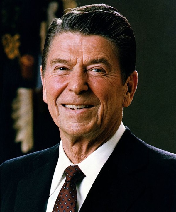 https://commons.wikimedia.org/wiki/File:Official_Portrait_of_President_Reagan_1981-cropped.jpg presidents differences Last 5 Presidents Differences in Financial Policies reagan