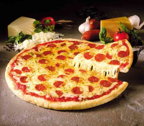 source pizza toppings Top 10 Best "Classic" Pizza Toppings pizza pepperoni best pizza flavors in the world