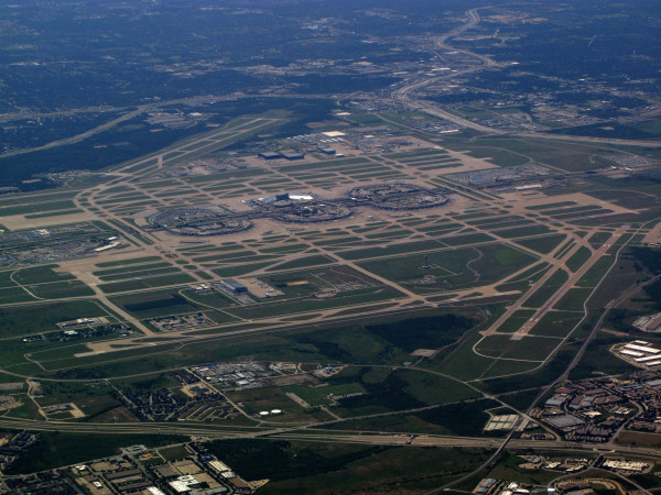 25 Biggest and Busiest Airports in the World by yearly passengers   dallas fort worth international airport aerial 600x450