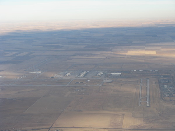 25 Biggest and Busiest Airports in the World by yearly passengers   denver international airport 600x450